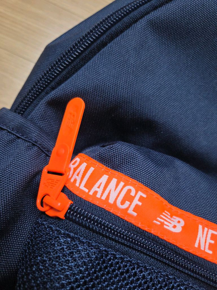 뉴발란스 미니 가방(소풍가방)--1