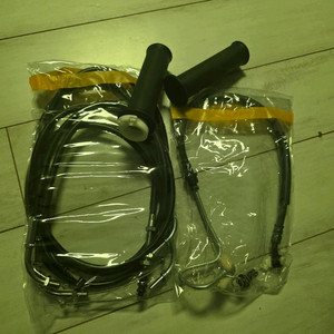 카와사키w800 케이블(스로틀&클러치 일괄) 핸드그립 &타이어 앞.뒤 튜브