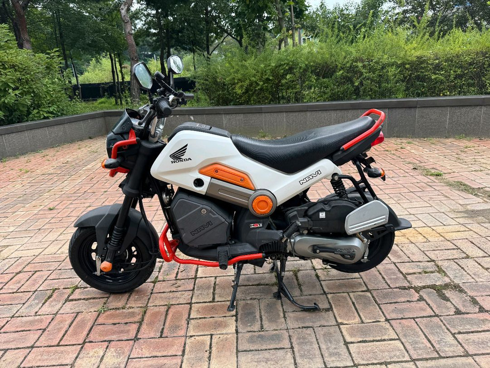 혼다 나비110 17년형 화이트컬러 판매합니다--1