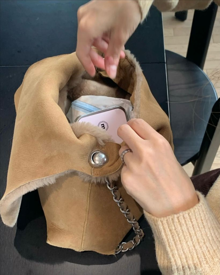 (미개봉) 미닛뮤트 페블 체인백 무스탕 베이지 프레클 파르벵 그로브 시눈 스무드무드--3