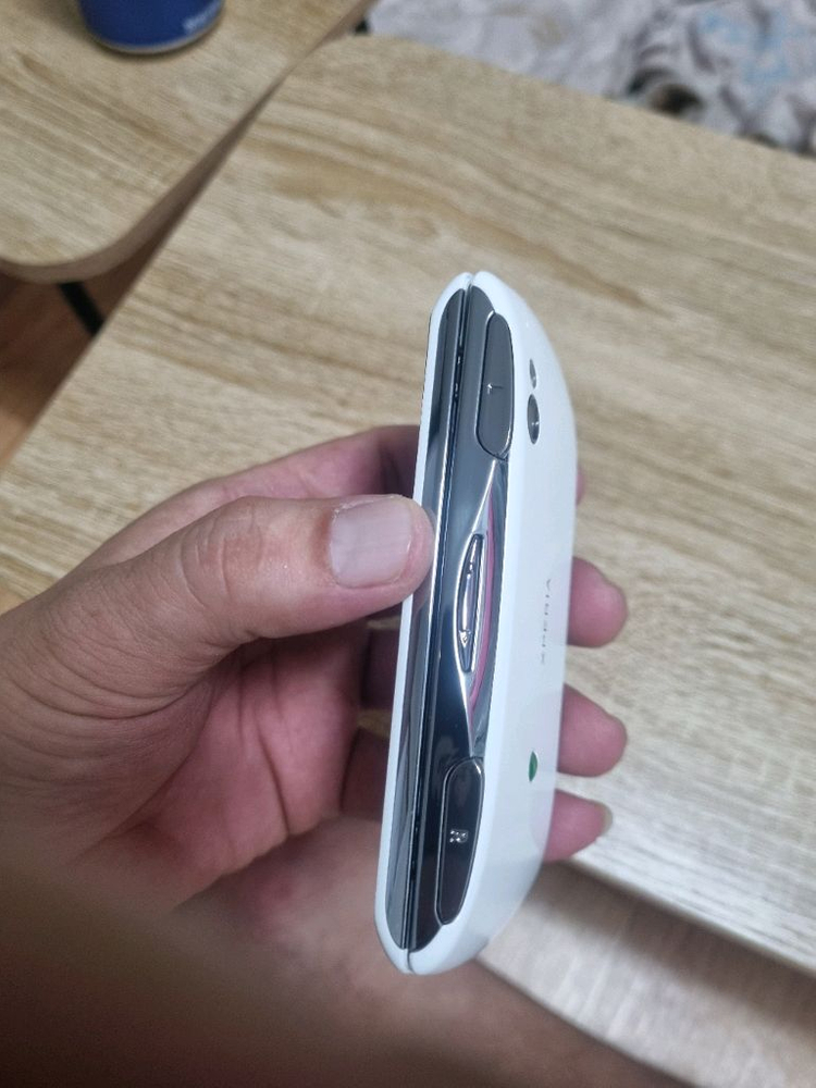 소니 엑스페리아 플레이--2