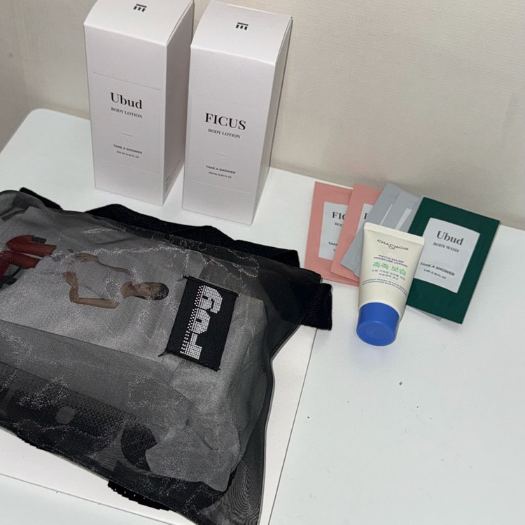 테이크어샤워 하우스포그 우붓 피쿠스 마그네틱 상탈 우디 퍼퓸 바디로션--0