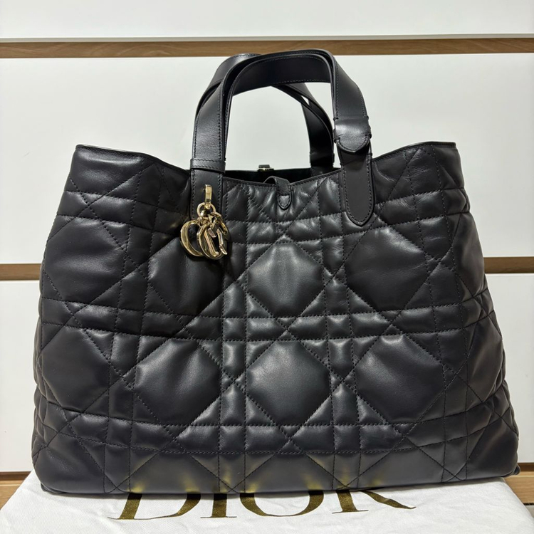 디올 뚜주흐백 블랙 라지 국내매장구매 팝니다.--2