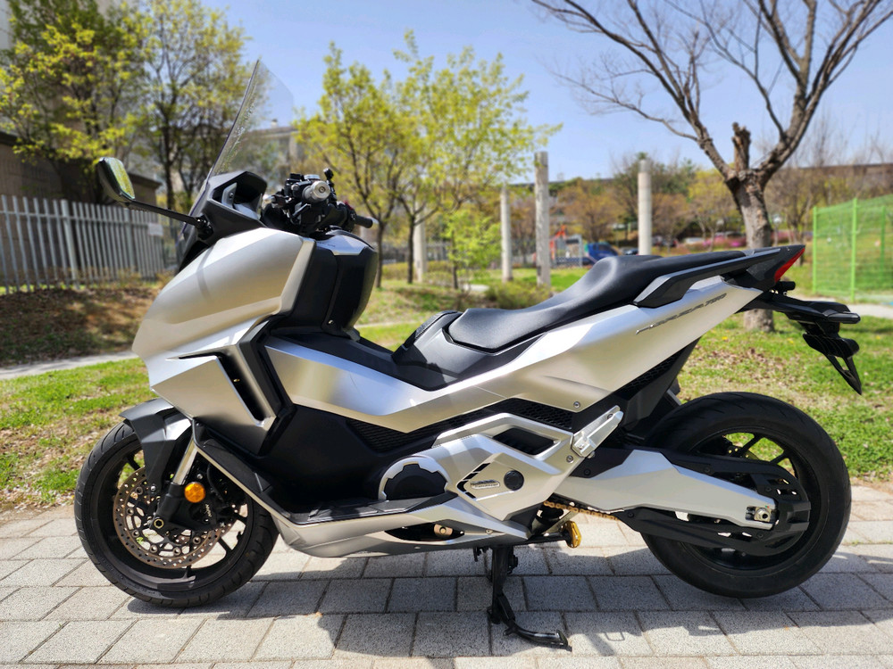 혼다 포르자750 22년형 무꿍무슬립 팝니다--5