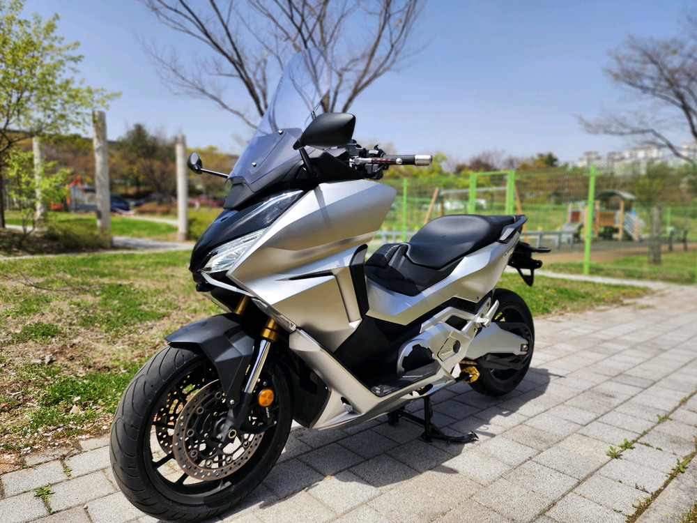 혼다 포르자750 22년형 무꿍무슬립 팝니다--6