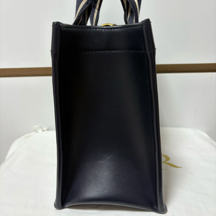 디올 신상 북토트백 오블리크 레더 스트랩버전 풀구성 팝니다.--3