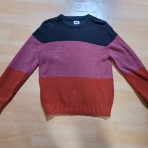 오베이 니트 s(95)사이즈 팝니다.