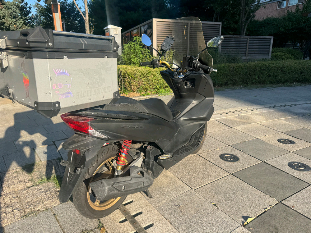 혼다 pcx150 16년형 멧블랙컬러 판매합니다--4