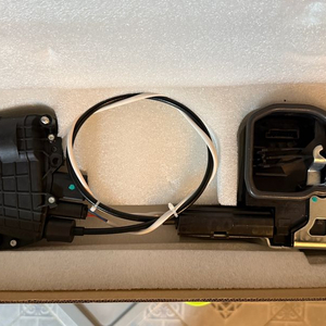 Bmw f06 2016 조수석 도어 액추에이터 어셈블리