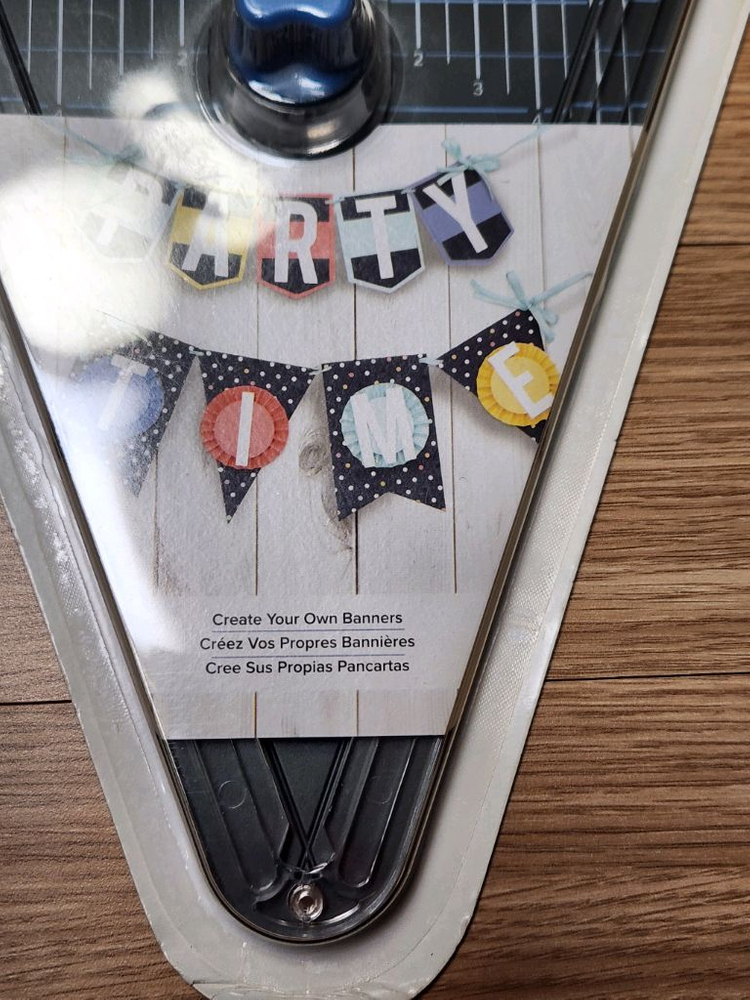 We R Memory Keepers 배너 가랜드 펀치 보드--3