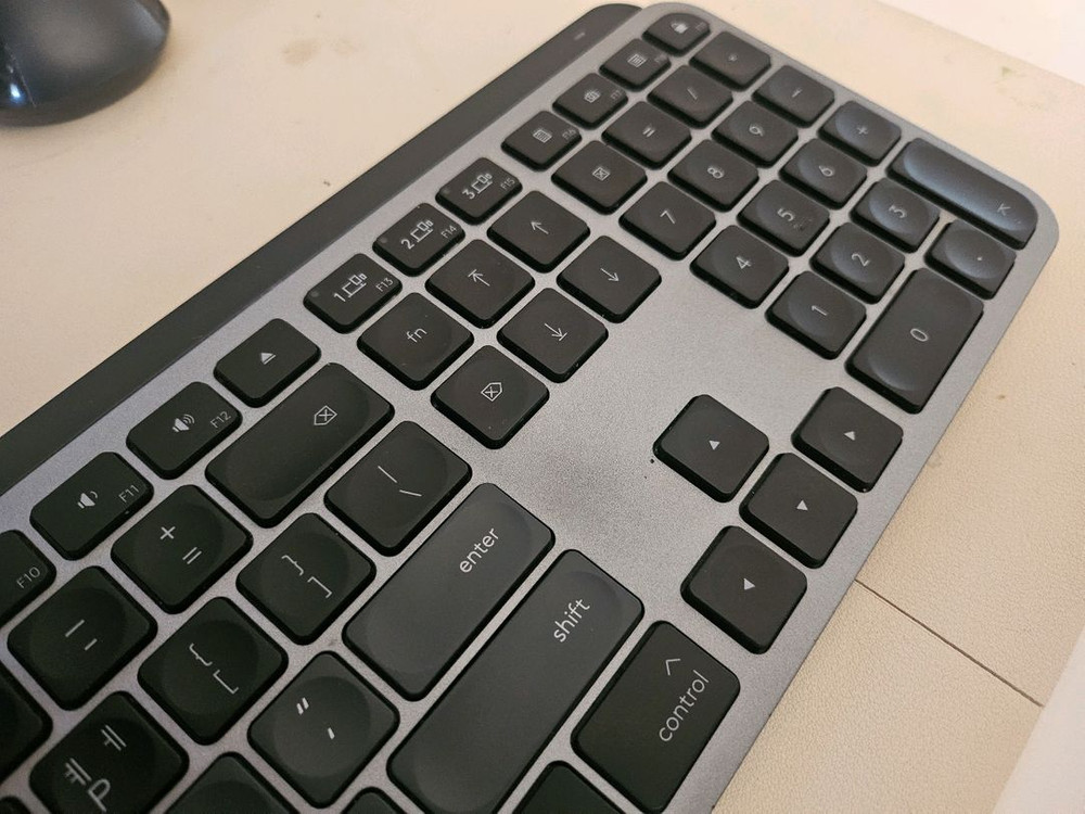 MX keys 맥용 무선 키보드--0