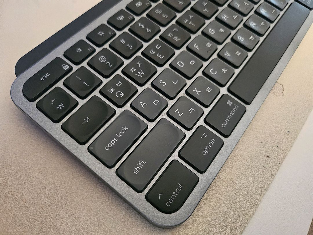 MX keys 맥용 무선 키보드--1
