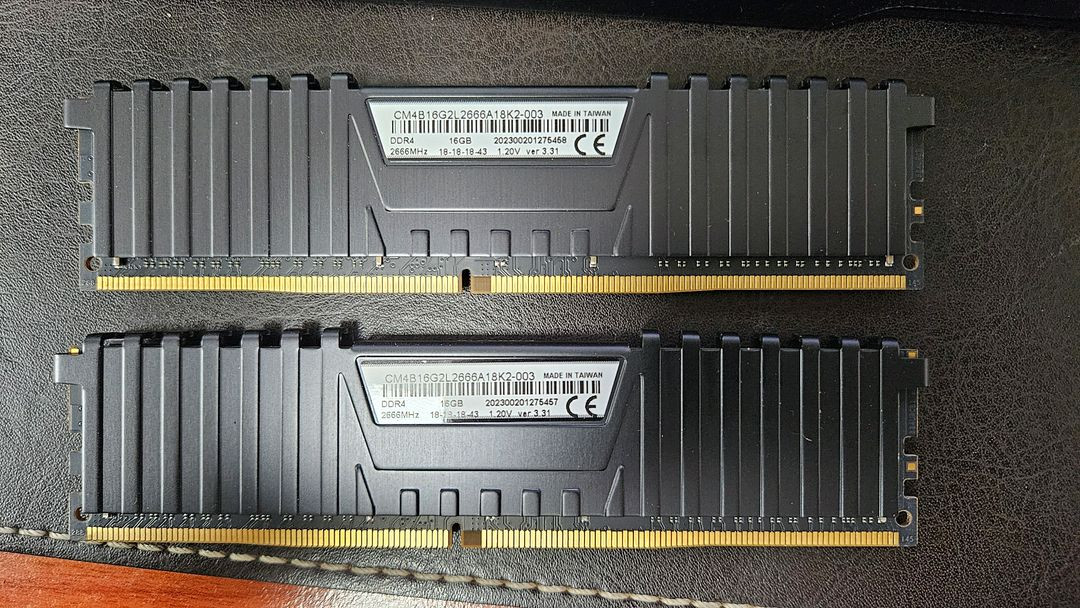 커세어 메모리 DDR4 32GB(16GBx2)세트--2