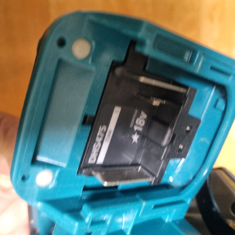 마끼다 충전원형톱 DHS485 본체만--7