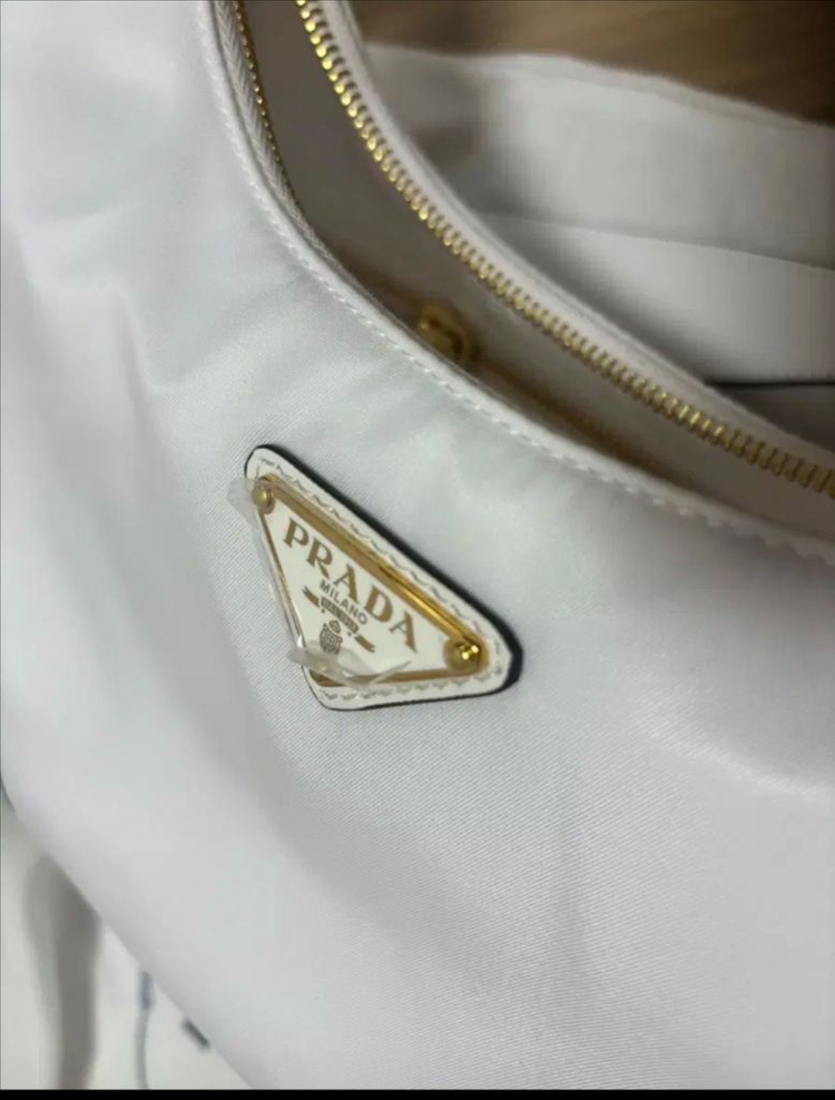 삼각로고 리나일론 가죽 숄더백--3