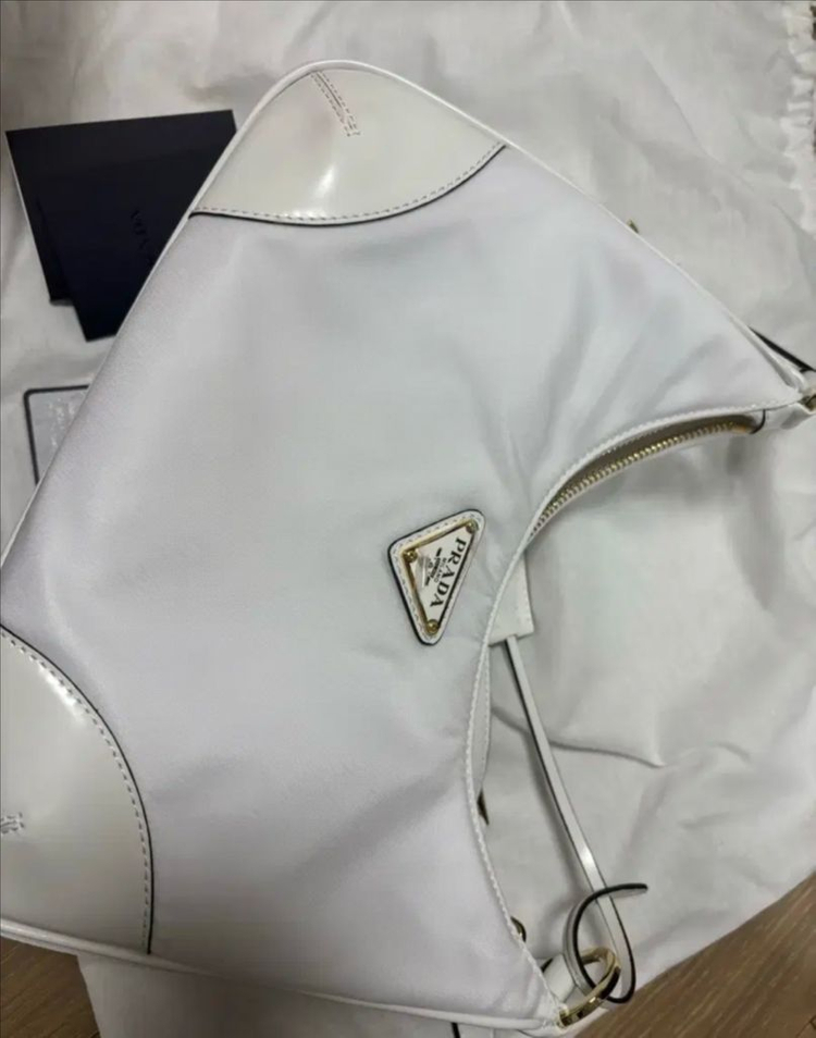 삼각로고 리나일론 가죽 숄더백--6