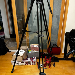 맨프로토 502am + 헤드 MVH500A 비디오 삼각대 판매합니다.