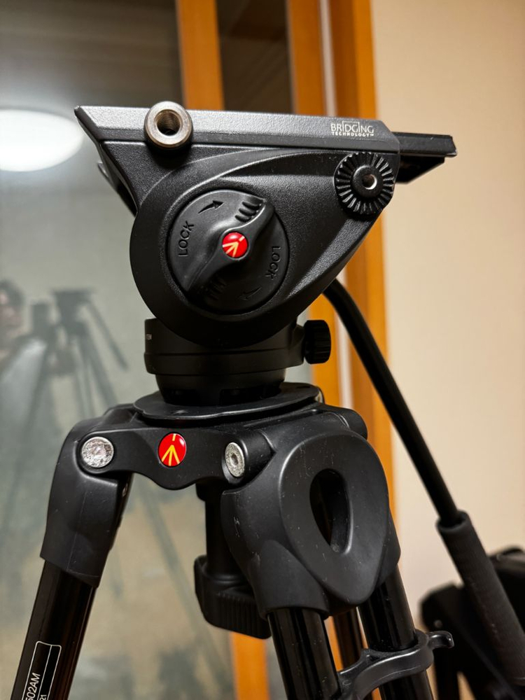 맨프로토 502am + 헤드 MVH500A 비디오 삼각대 판매합니다. 이미지