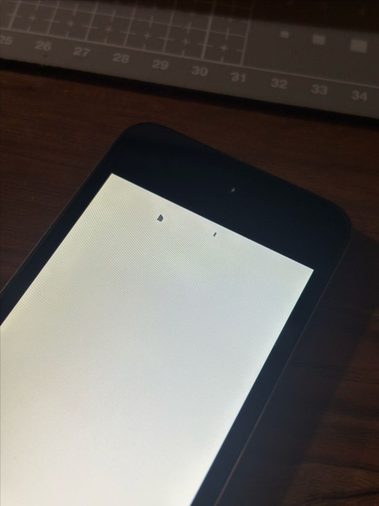 아이팟 터치 4세대 32G 블랙 (화면 불량 있음) 이미지