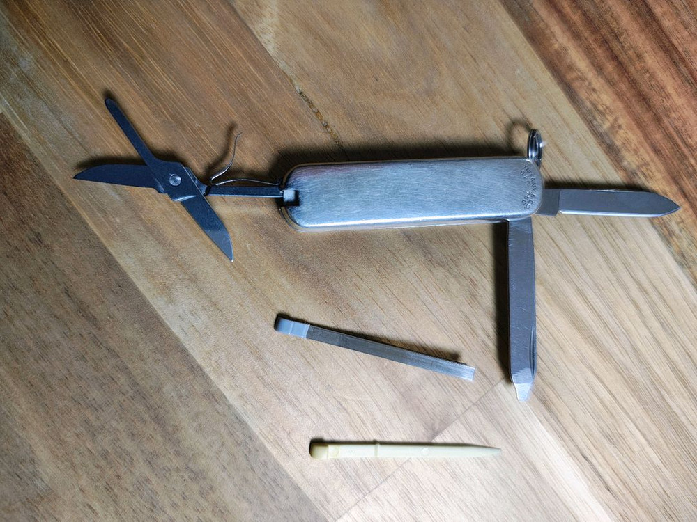 빅토리녹스 티파니&코 실버 이미지