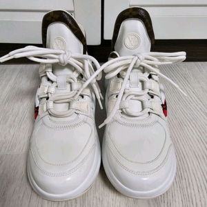 정품 여성 루이비통 게임온 아치라이트 37사이즈 이미지