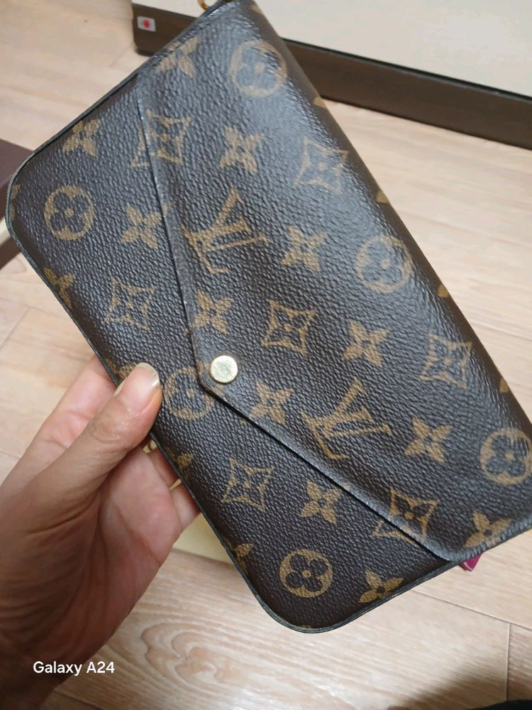 정품 루이비통 펠리시 클러치백--1