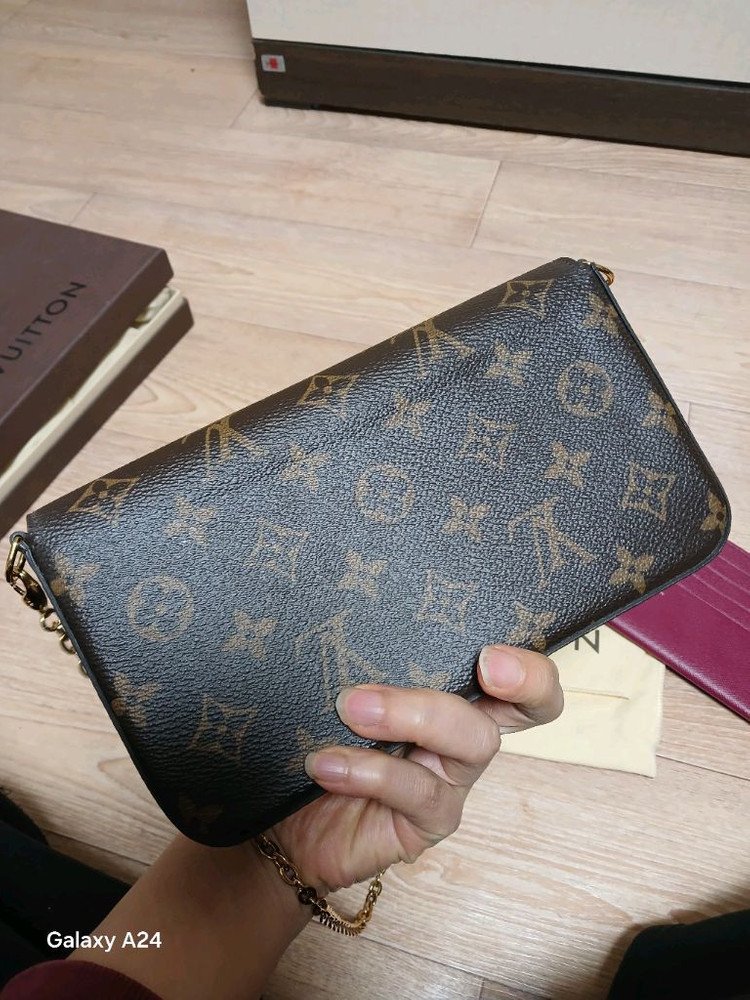 정품 루이비통 펠리시 클러치백--2