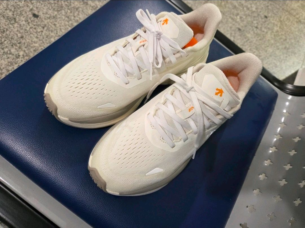 데쌍트 에너자이트 런닝화 265 팝니다 이미지