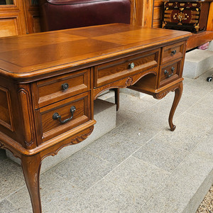 엔틱 스타일 책상