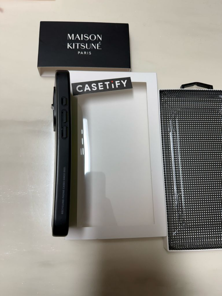 케이스티파이 x 메종 키츠네 아이폰 블랙 맥세이프 임팩트 케이스 매트 블랙 아이폰 16 프로 이미지