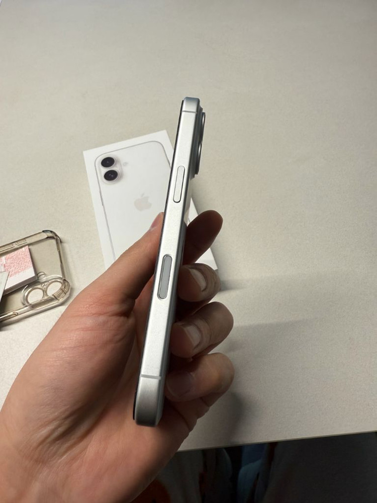 아이폰16 / 256기가 / 배터리 100 / 현재 사이클 172--1