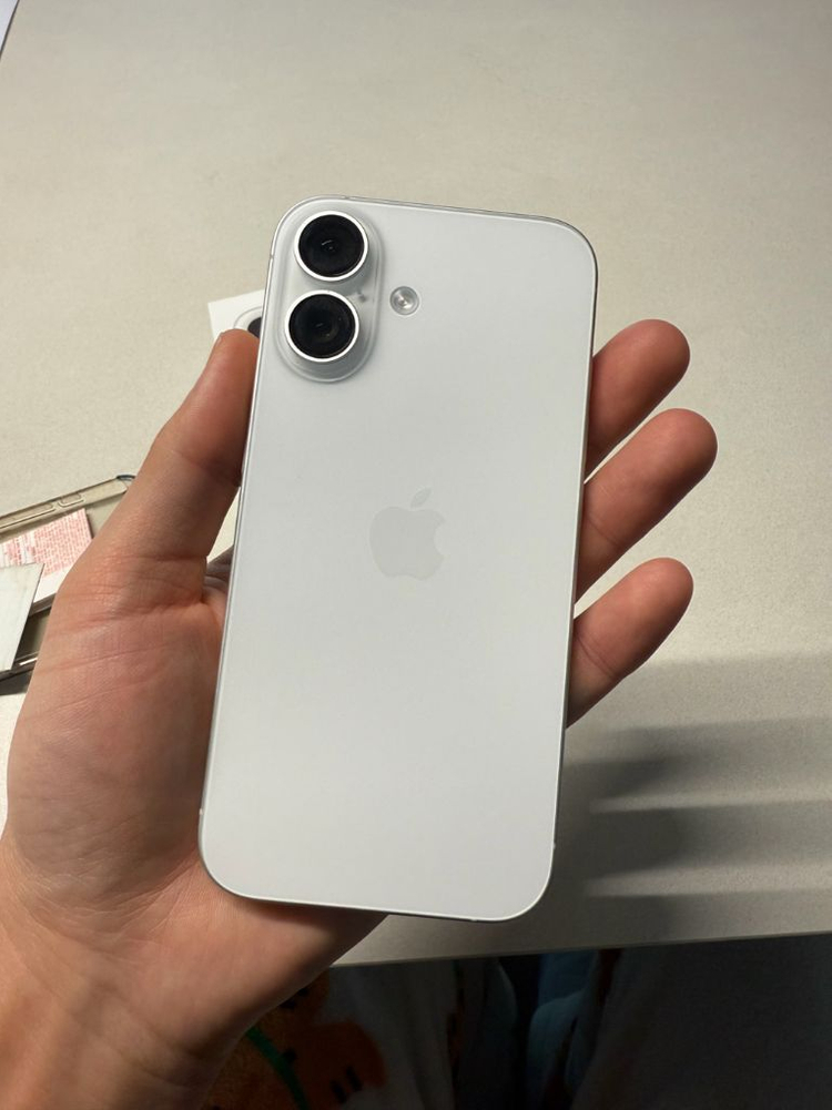 아이폰16 / 256기가 / 배터리 100 / 현재 사이클 172--2