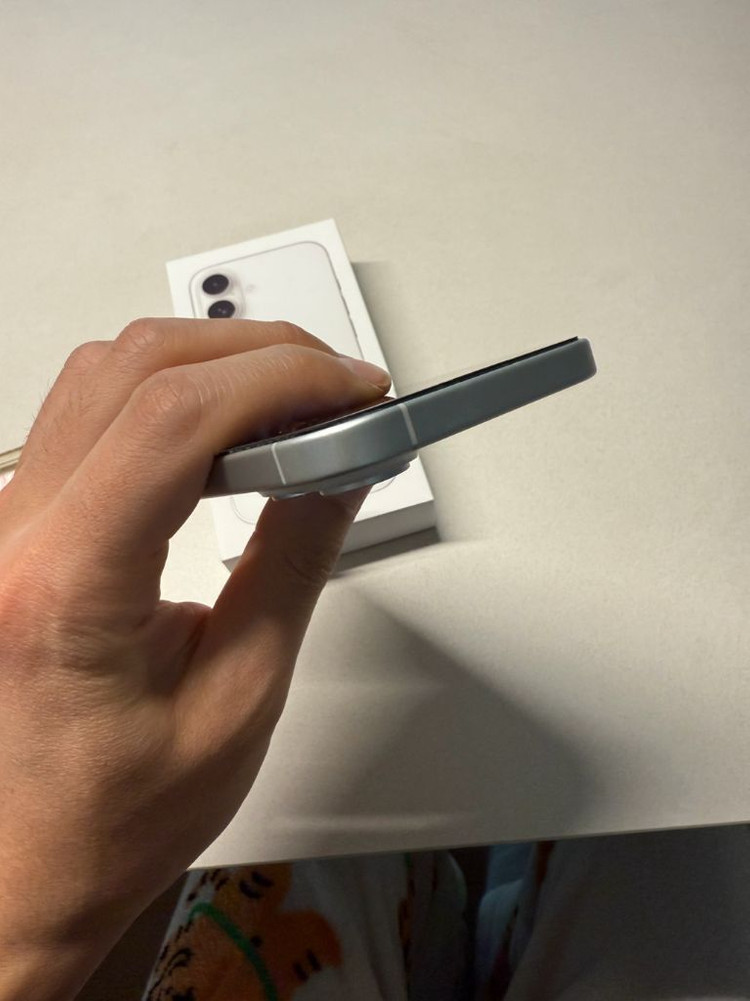 아이폰16 / 256기가 / 배터리 100 / 현재 사이클 172--4