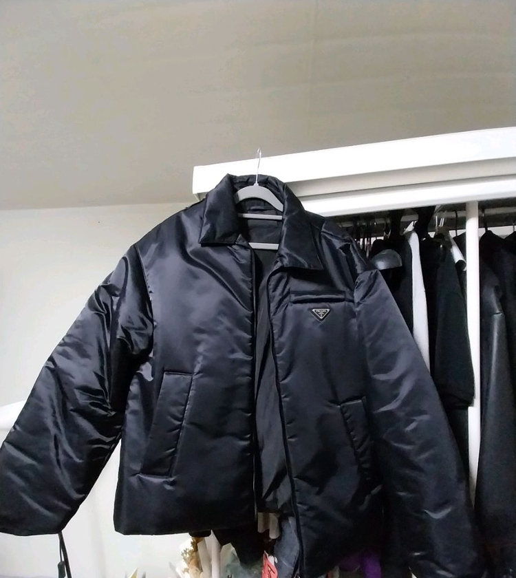 프라다맛 패딩--1