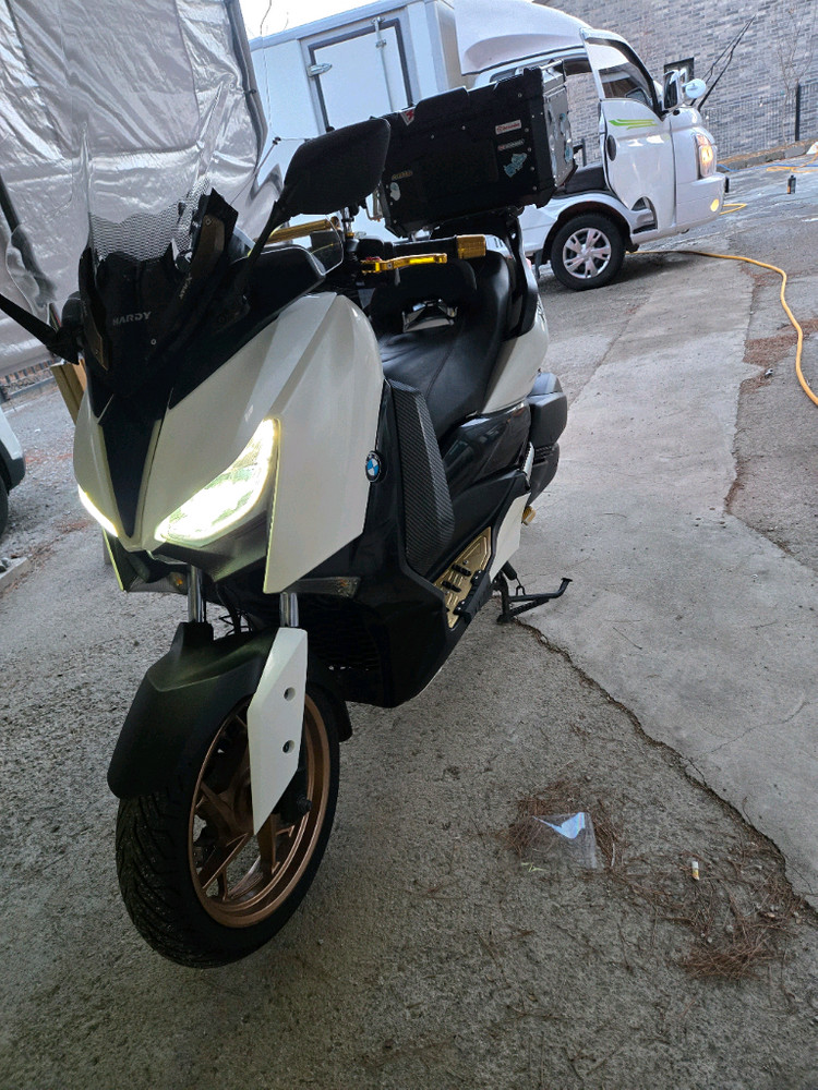 22년식 XMAX300 빅스쿠터 팝니다--0