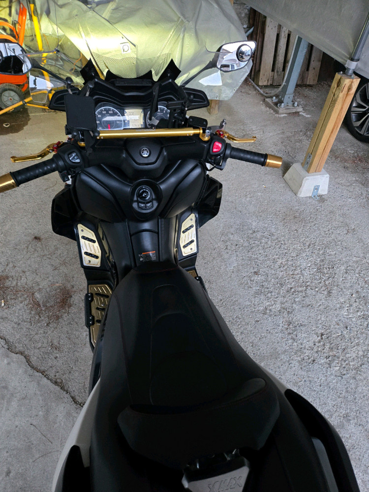 22년식 XMAX300 빅스쿠터 팝니다--2