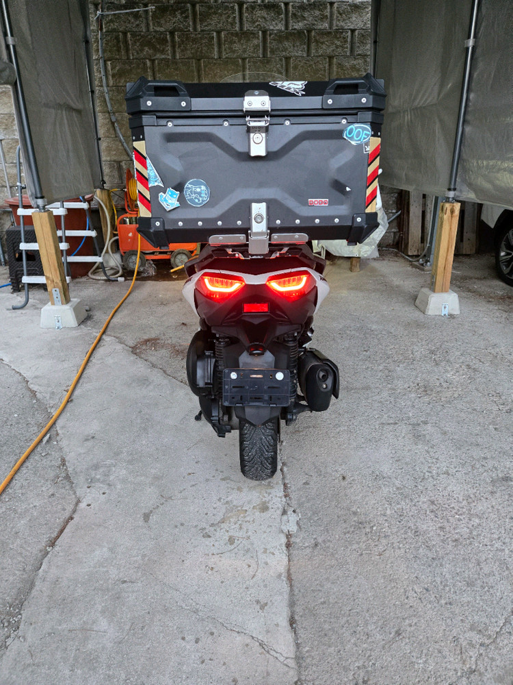 22년식 XMAX300 빅스쿠터 팝니다--4