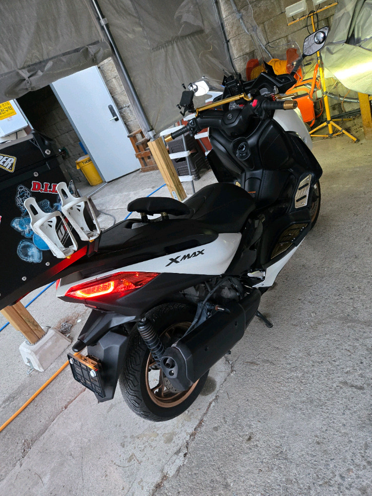 22년식 XMAX300 빅스쿠터 팝니다--5