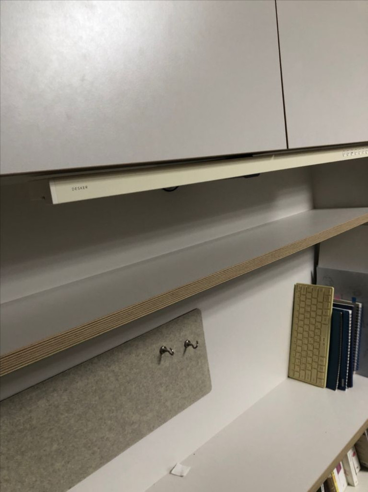 데스커 책장 책상 의자 세트 이미지