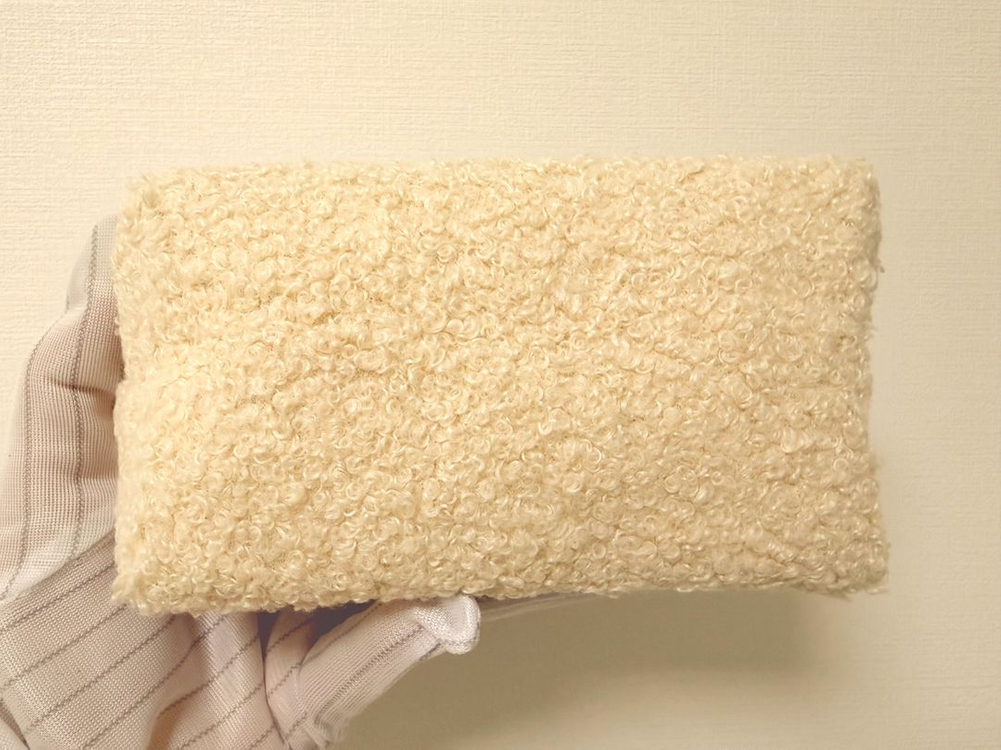 입생로랑 뽀글이 미니 화장품 파우치 이미지