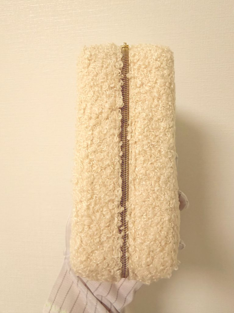 입생로랑 뽀글이 미니 화장품 파우치 이미지