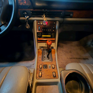 올드카 벤츠w126 300sel