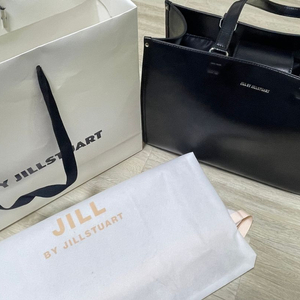 질바이질스튜어트 쭈언니 케미백 레더