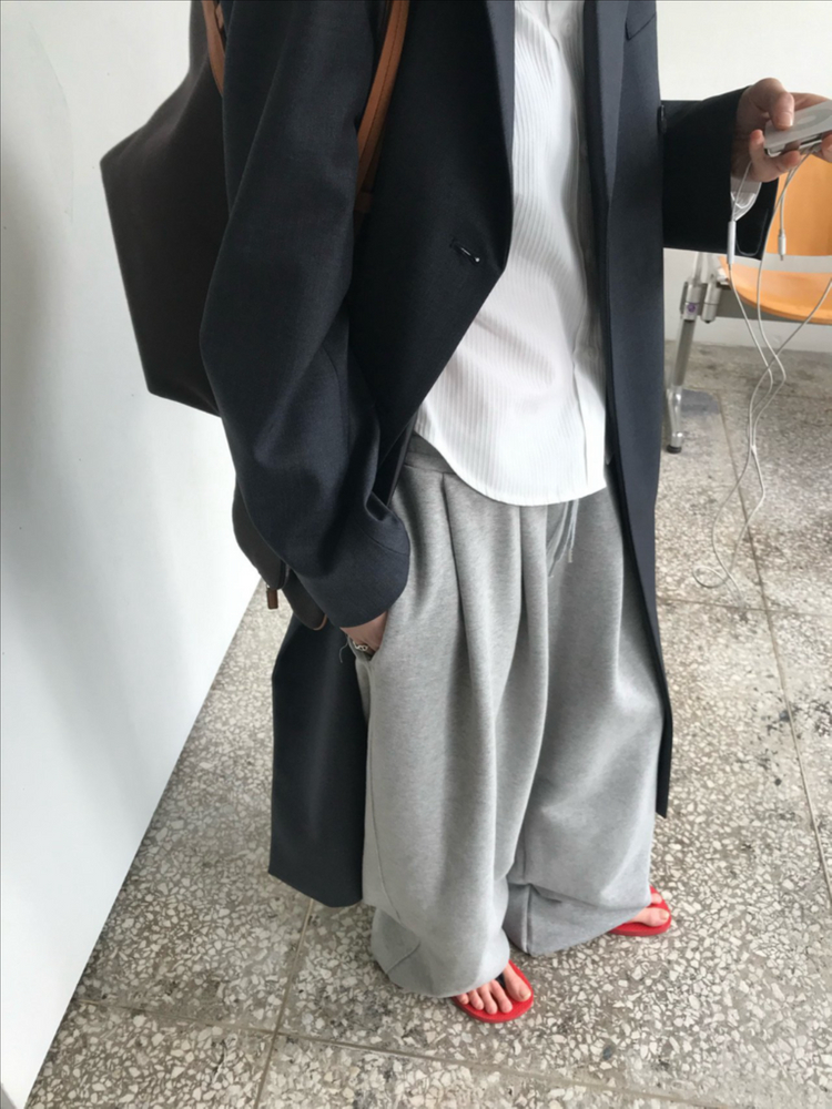 마크들리 딥뮤즈 아루드 푸어샵 위아 위드아웃썸머 비애브선트마인디드 조이드비비에 페미니크므앤가내스라 미닝아웃드윌윈아웃--1