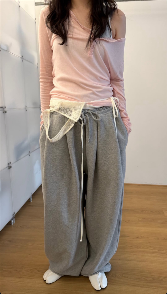 마크들리 딥뮤즈 아루드 푸어샵 위아 위드아웃썸머 비애브선트마인디드 조이드비비에 페미니크므앤가내스라 미닝아웃드윌윈아웃--3