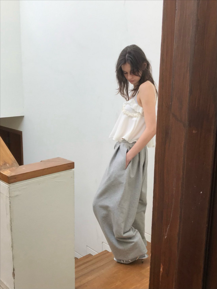 마크들리 딥뮤즈 아루드 푸어샵 위아 위드아웃썸머 비애브선트마인디드 조이드비비에 페미니크므앤가내스라 미닝아웃드윌윈아웃--5