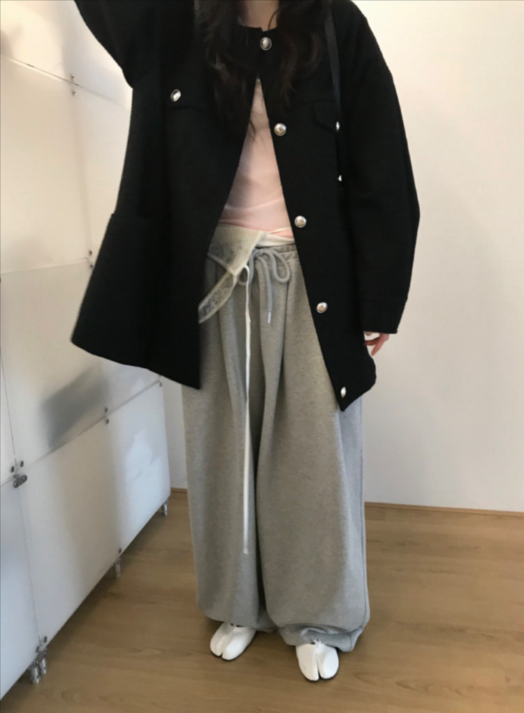 마크들리 딥뮤즈 아루드 푸어샵 위아 위드아웃썸머 비애브선트마인디드 조이드비비에 페미니크므앤가내스라 미닝아웃드윌윈아웃--7