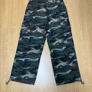 신품급 무신사 스탠다드 카모플라주 와이드팬츠 카키 32 밀리터리 팬츠 군복바지