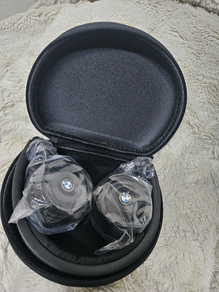 BMW 블랙 헤드폰 미개봉--2