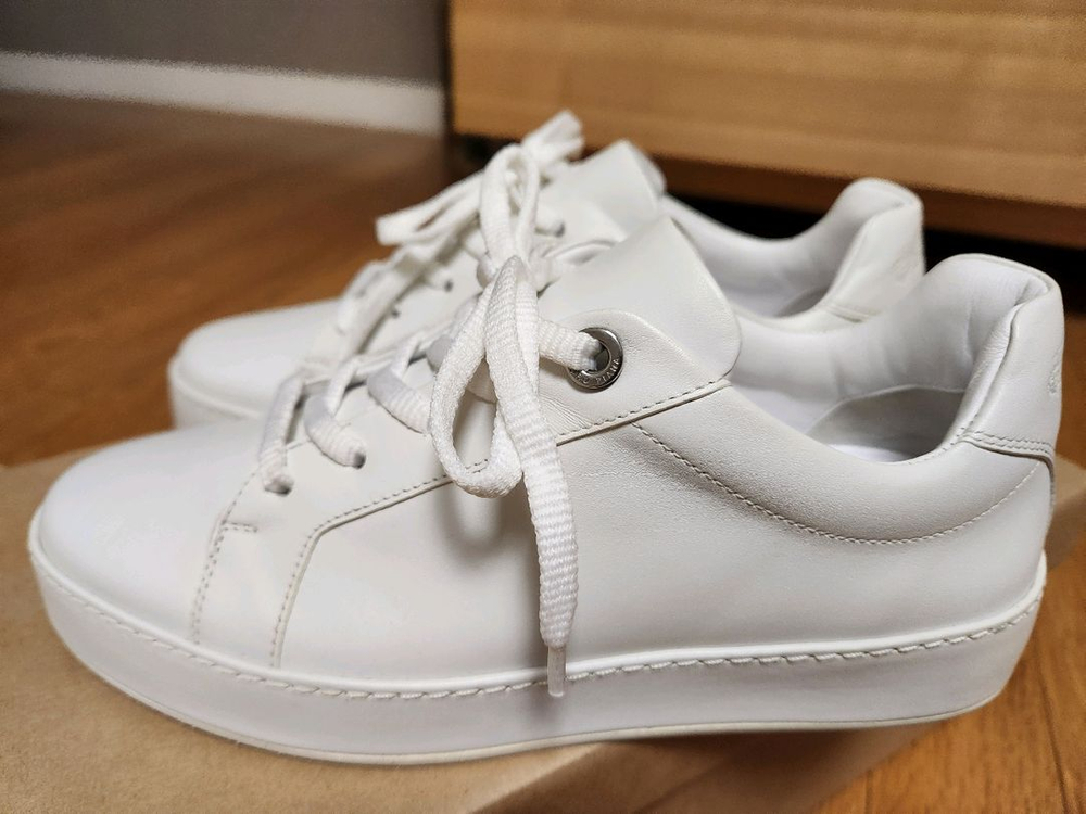 로로피아나 스니커즈 새상품--3